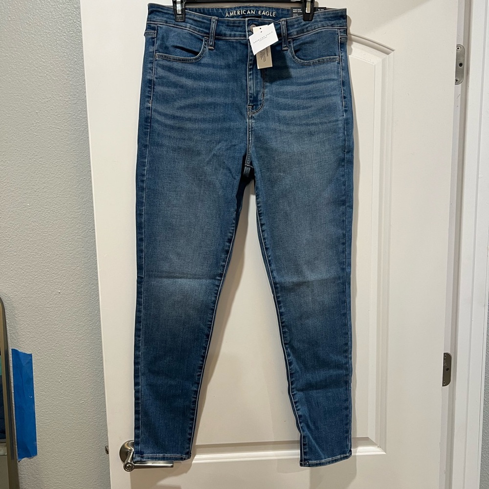 American Eagle Outfitters Women's Skinny Jeans in Classic Blue Wash